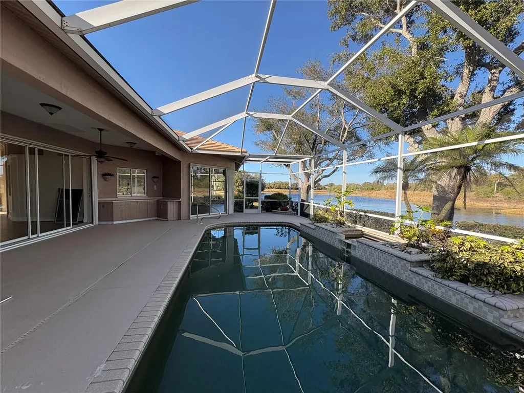 5205 Far Oak Circle Sarasota FL 34238