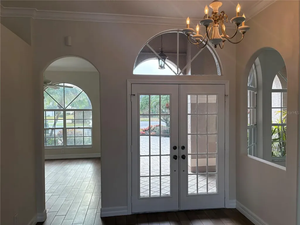5205 Far Oak Circle Sarasota FL 34238