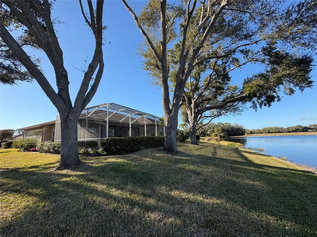 5205 Far Oak Circle Sarasota FL 34238