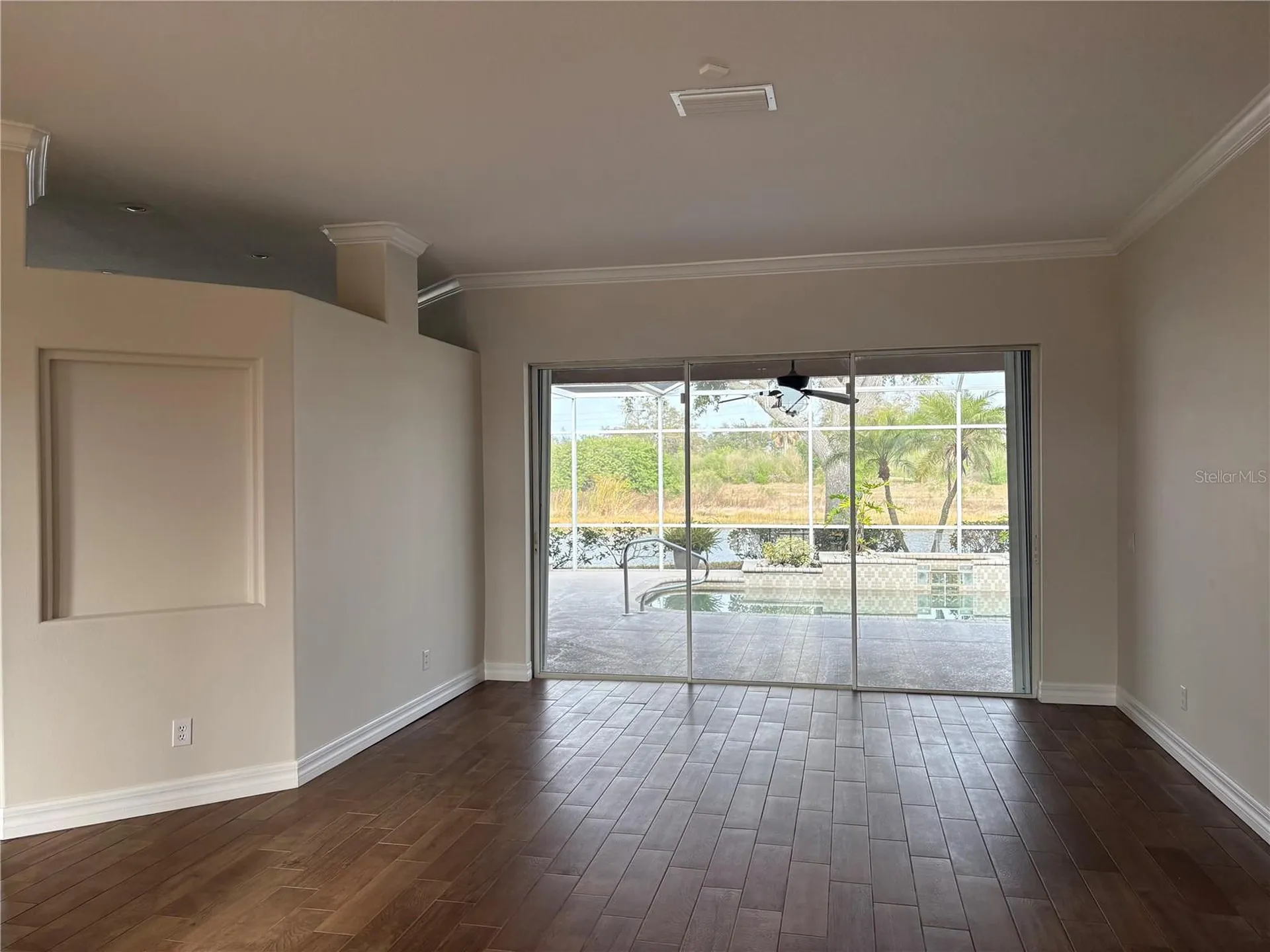 5205 Far Oak Circle Sarasota FL 34238
