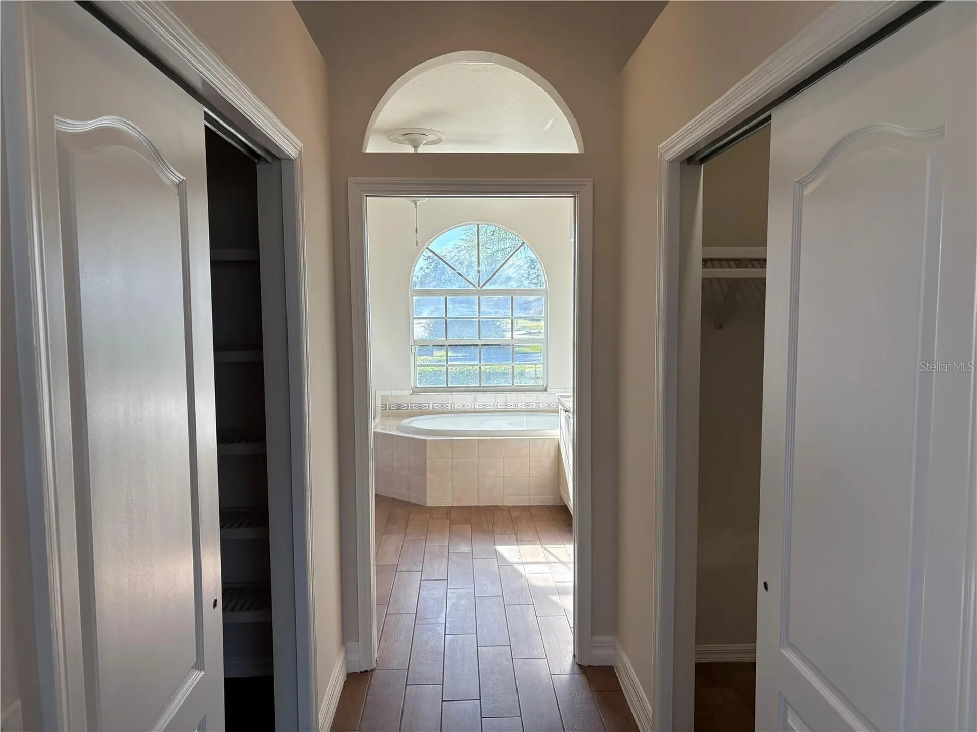 5205 Far Oak Circle Sarasota FL 34238