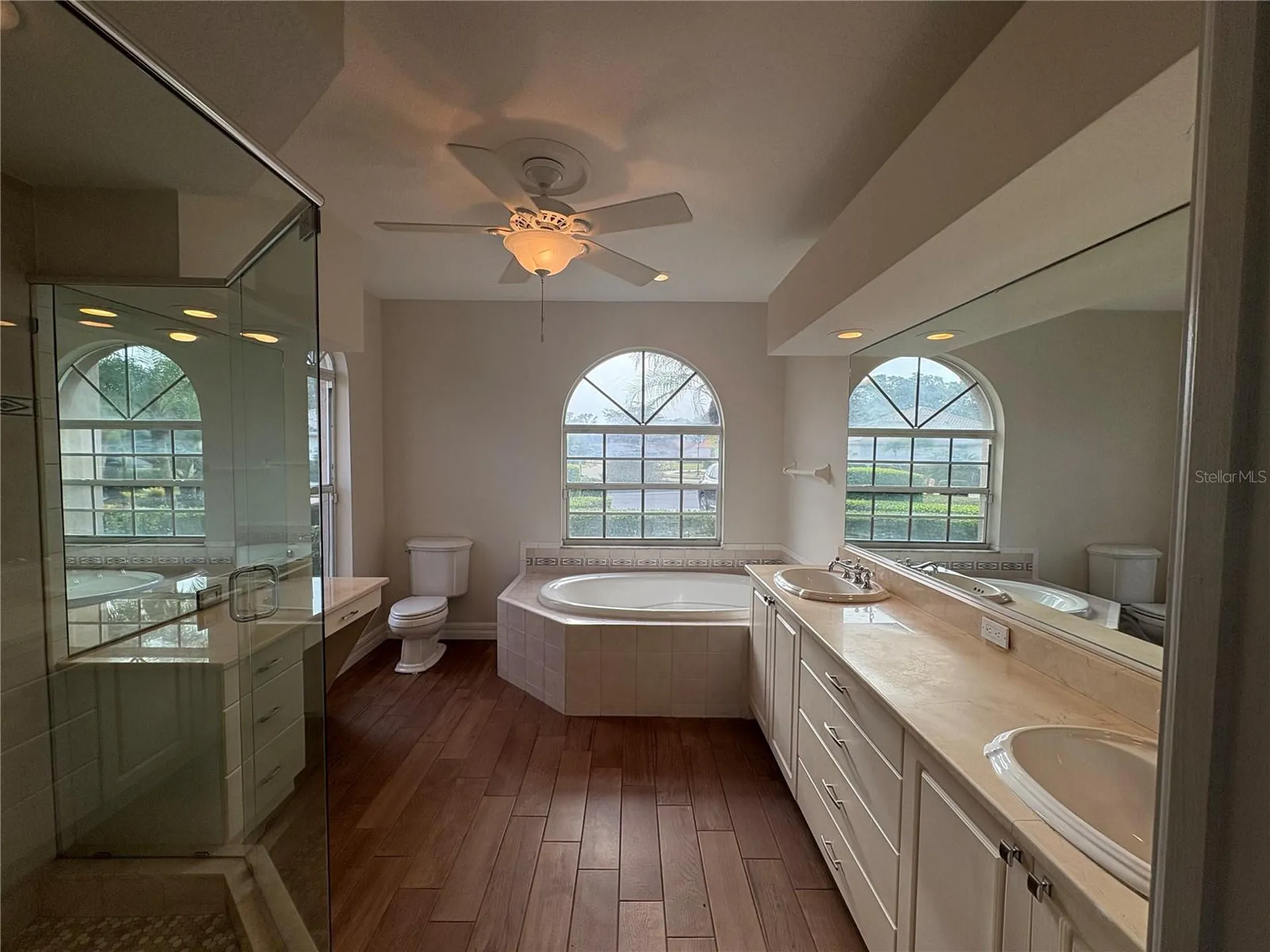5205 Far Oak Circle Sarasota FL 34238
