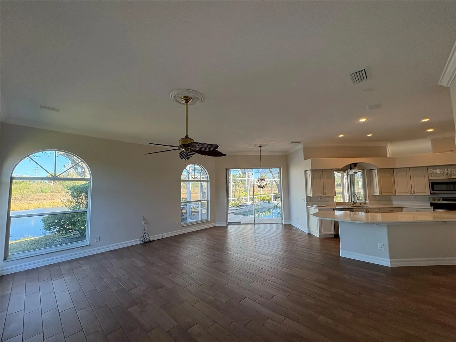 5205 Far Oak Circle Sarasota FL 34238