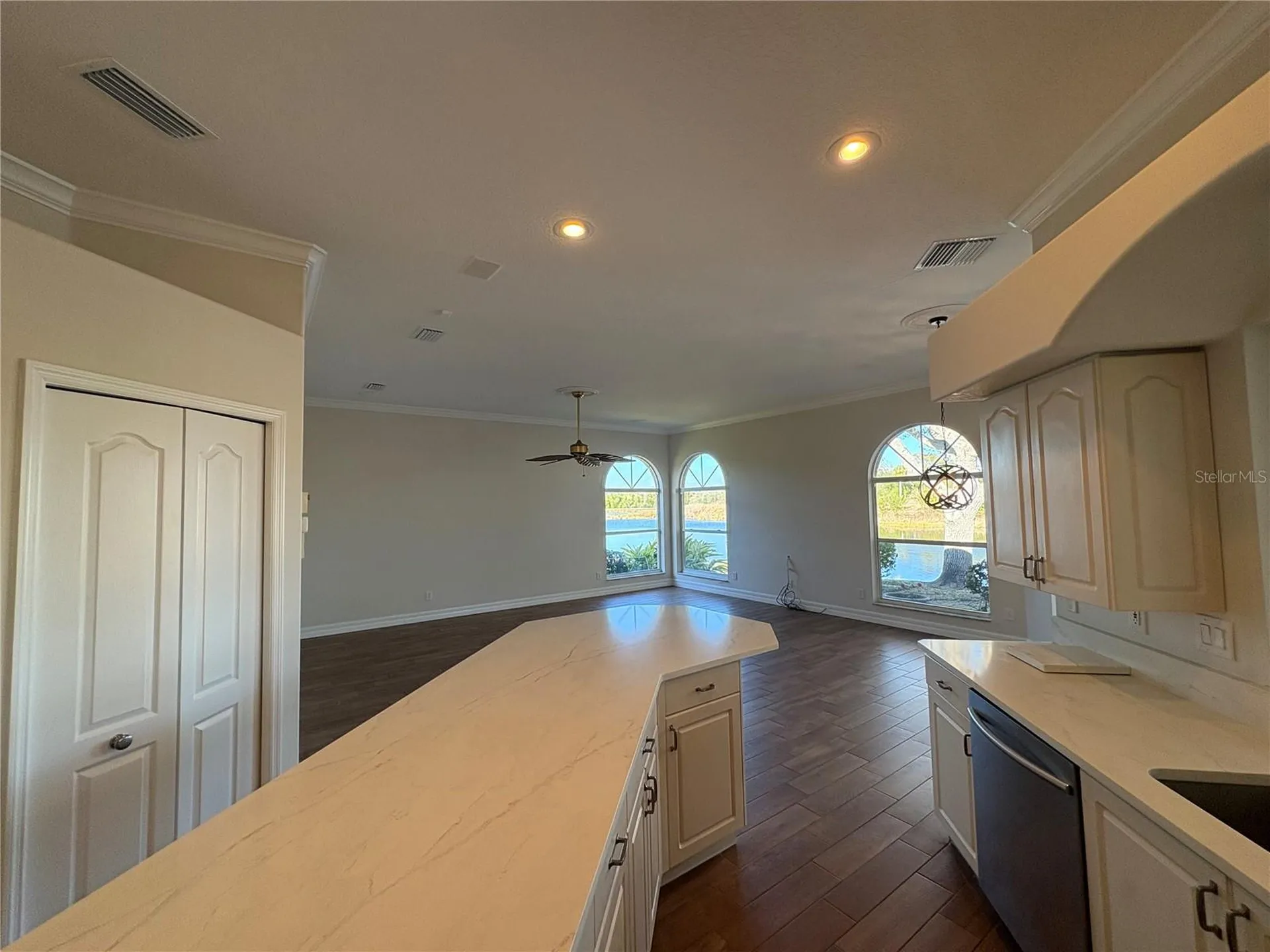 5205 Far Oak Circle Sarasota FL 34238