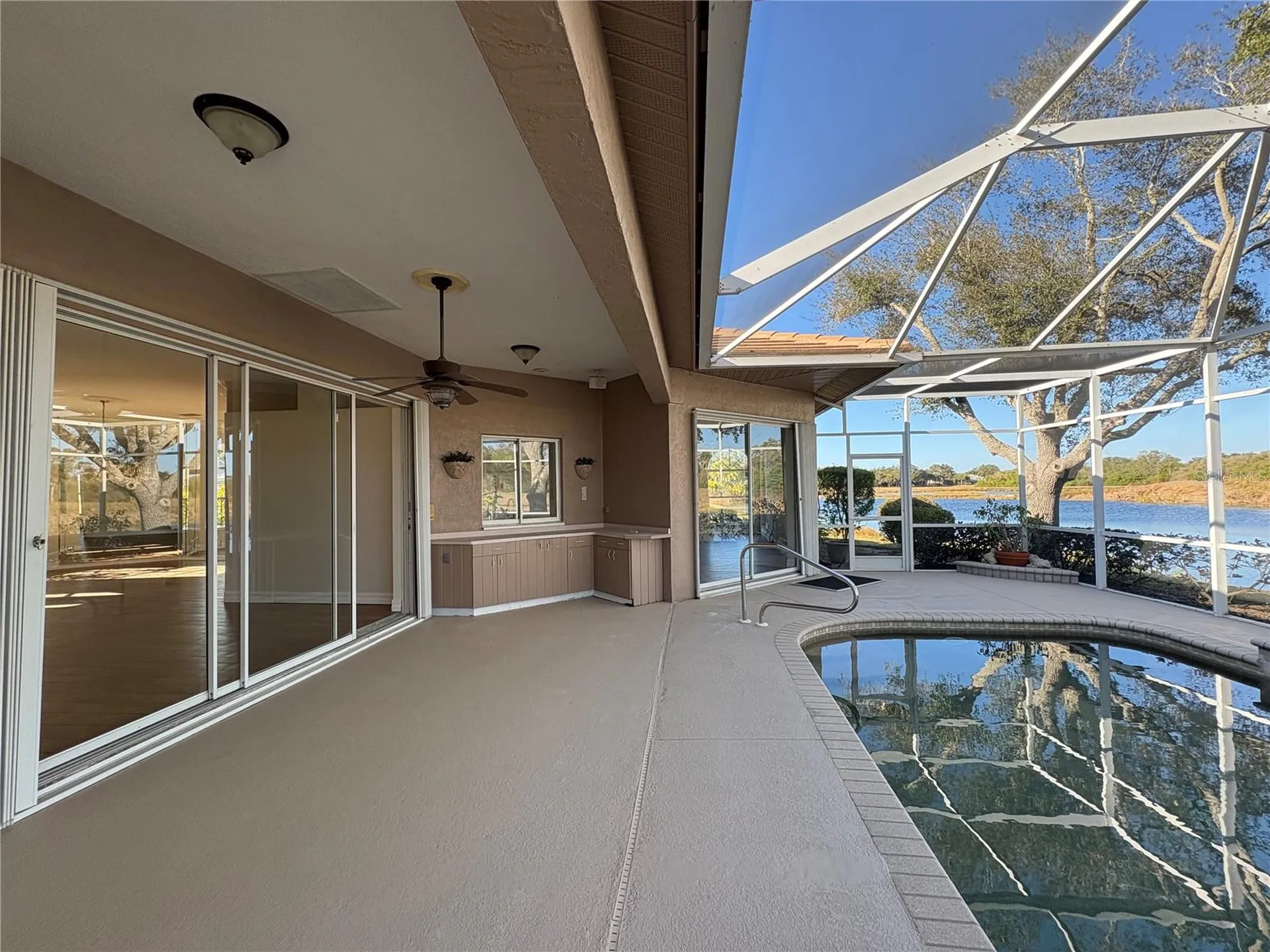 5205 Far Oak Circle Sarasota FL 34238