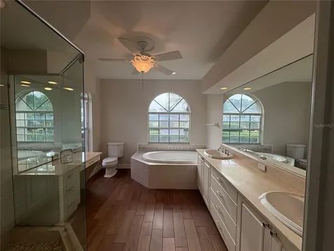 5205 Far Oak Circle Sarasota FL 34238
