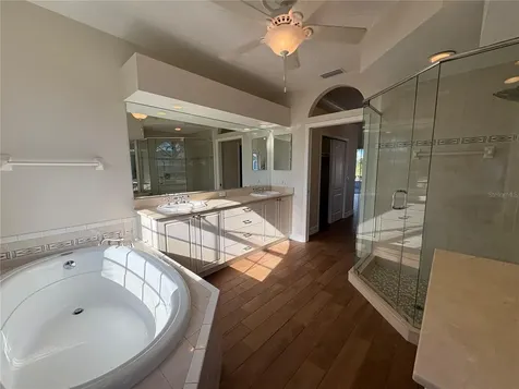 5205 Far Oak Circle Sarasota FL 34238