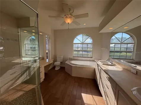 5205 Far Oak Circle Sarasota FL 34238