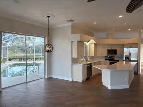 5205 Far Oak Circle Sarasota FL 34238