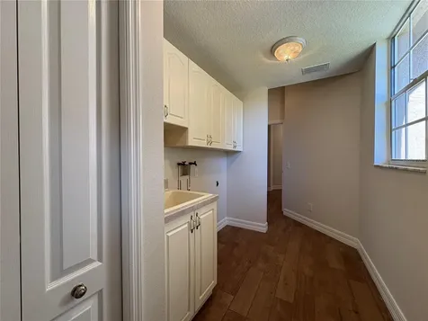 5205 Far Oak Circle Sarasota FL 34238