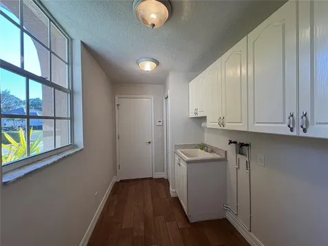 5205 Far Oak Circle Sarasota FL 34238