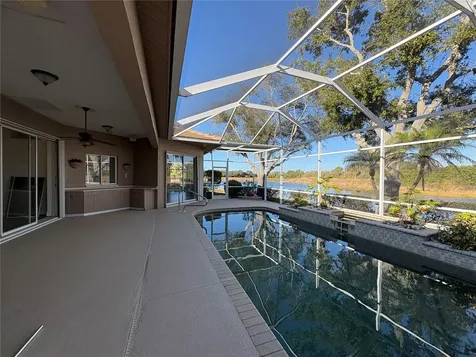 5205 Far Oak Circle Sarasota FL 34238