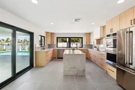 12125 5th Street E Treasure Island FL 33706