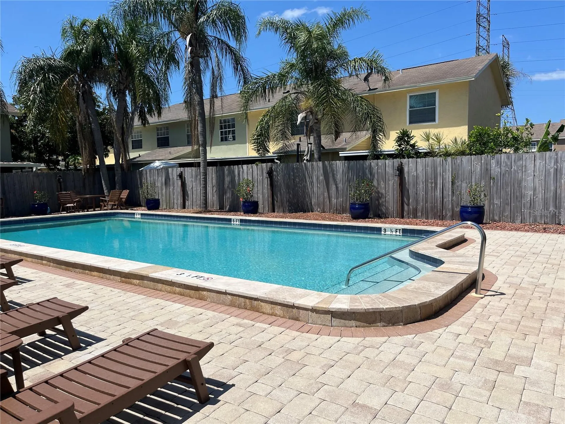 1512 Chateaux De Ville Court Clearwater FL 33764