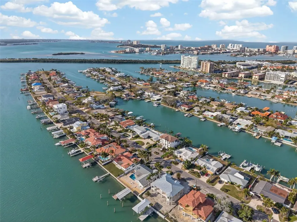 136 Windward Island Clearwater Beach FL 33767