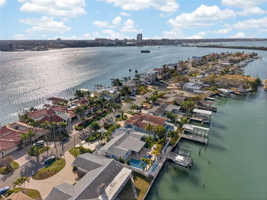 136 Windward Island Clearwater Beach FL 33767