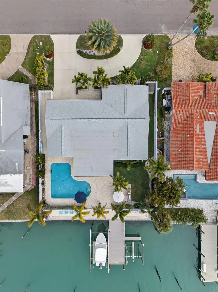 136 Windward Island Clearwater Beach FL 33767