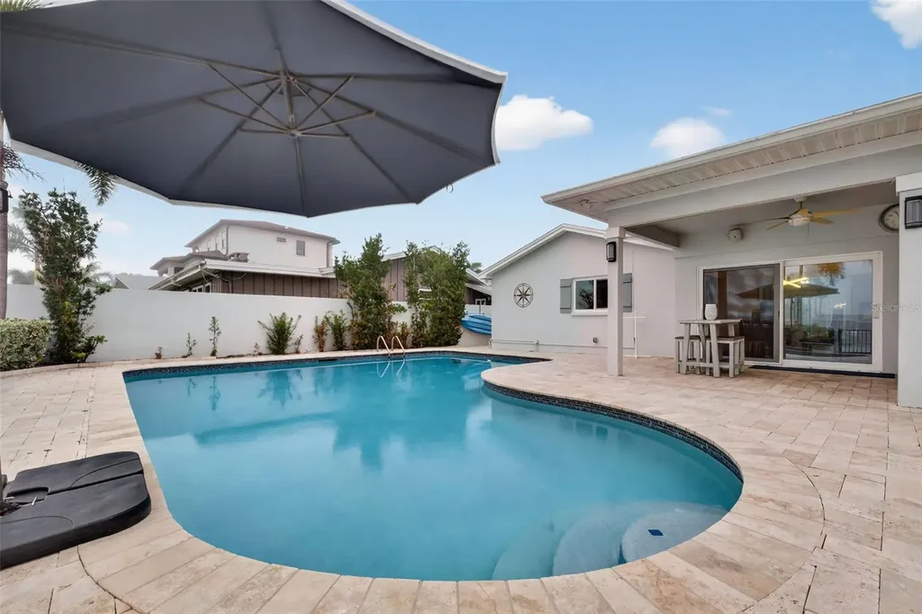136 Windward Island Clearwater Beach FL 33767