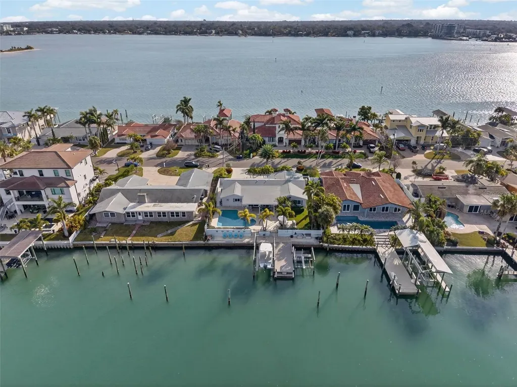 136 Windward Island Clearwater Beach FL 33767