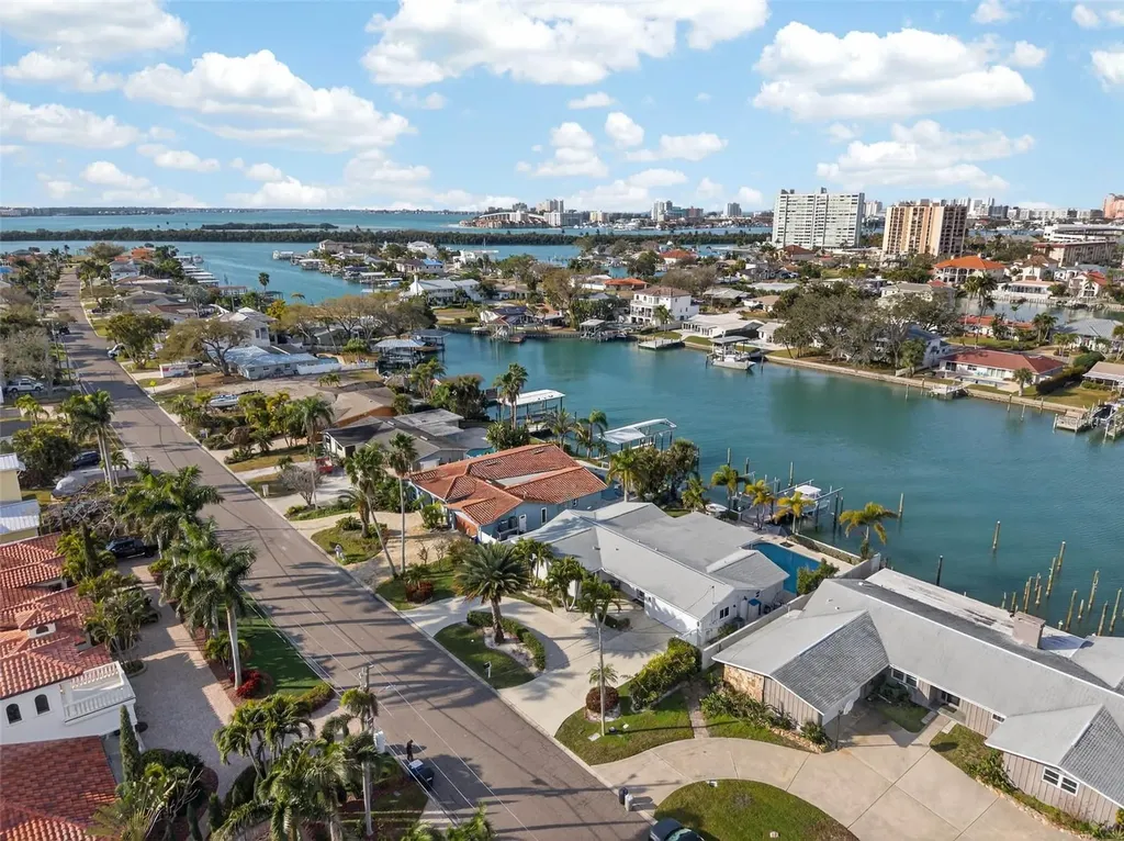 136 Windward Island Clearwater Beach FL 33767