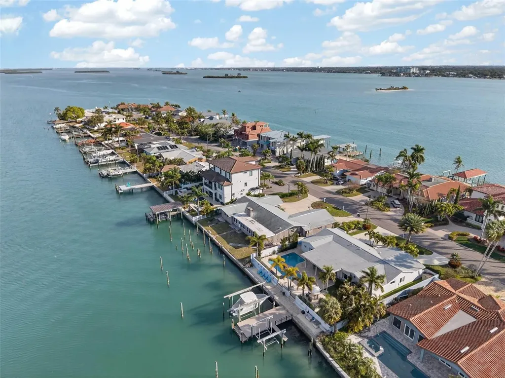 136 Windward Island Clearwater Beach FL 33767