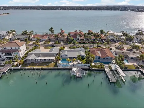 136 Windward Island Clearwater Beach FL 33767