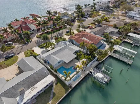 136 Windward Island Clearwater Beach FL 33767