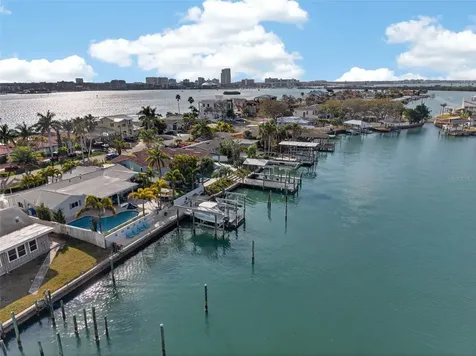 136 Windward Island Clearwater Beach FL 33767