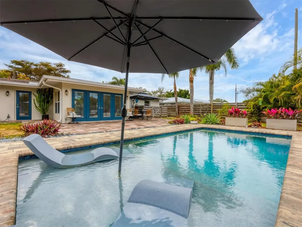 2329 Siesta Drive Sarasota FL 34239