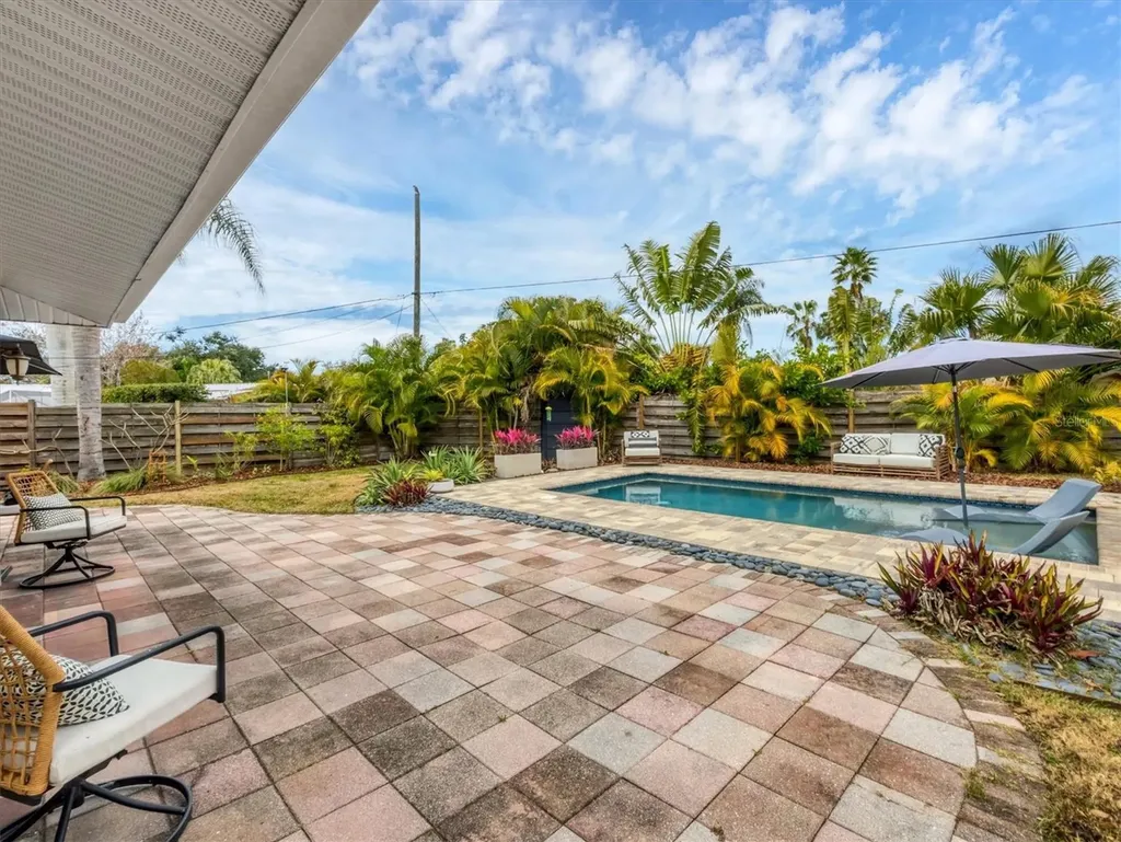 2329 Siesta Drive Sarasota FL 34239