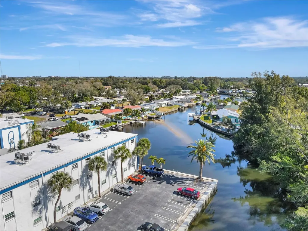 350 79th Avenue N St Petersburg FL 33702