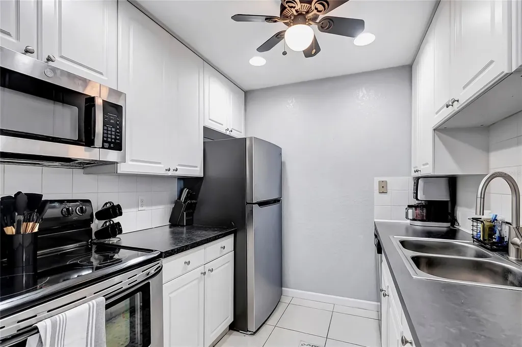 350 79th Avenue N St Petersburg FL 33702