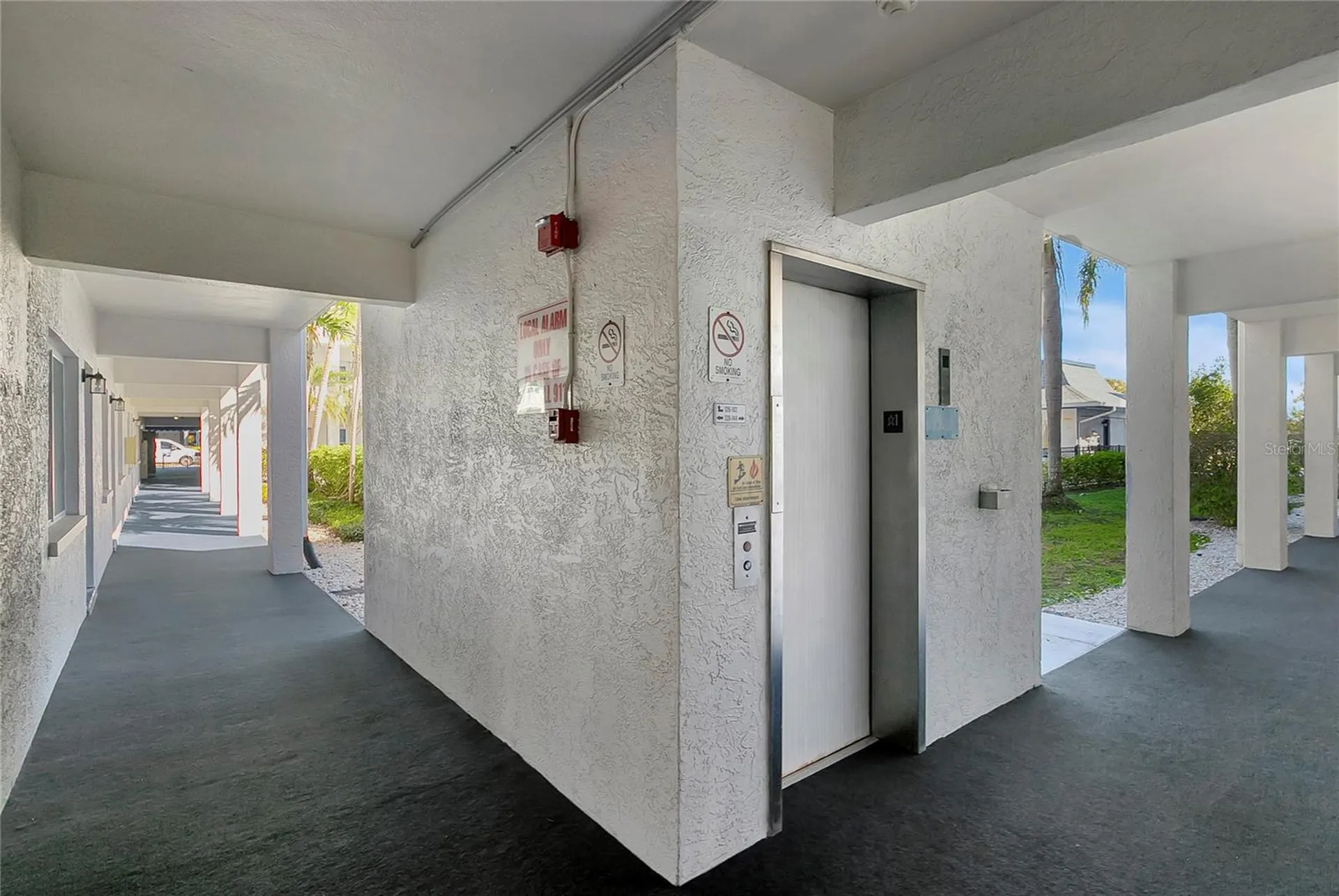 350 79th Avenue N St Petersburg FL 33702