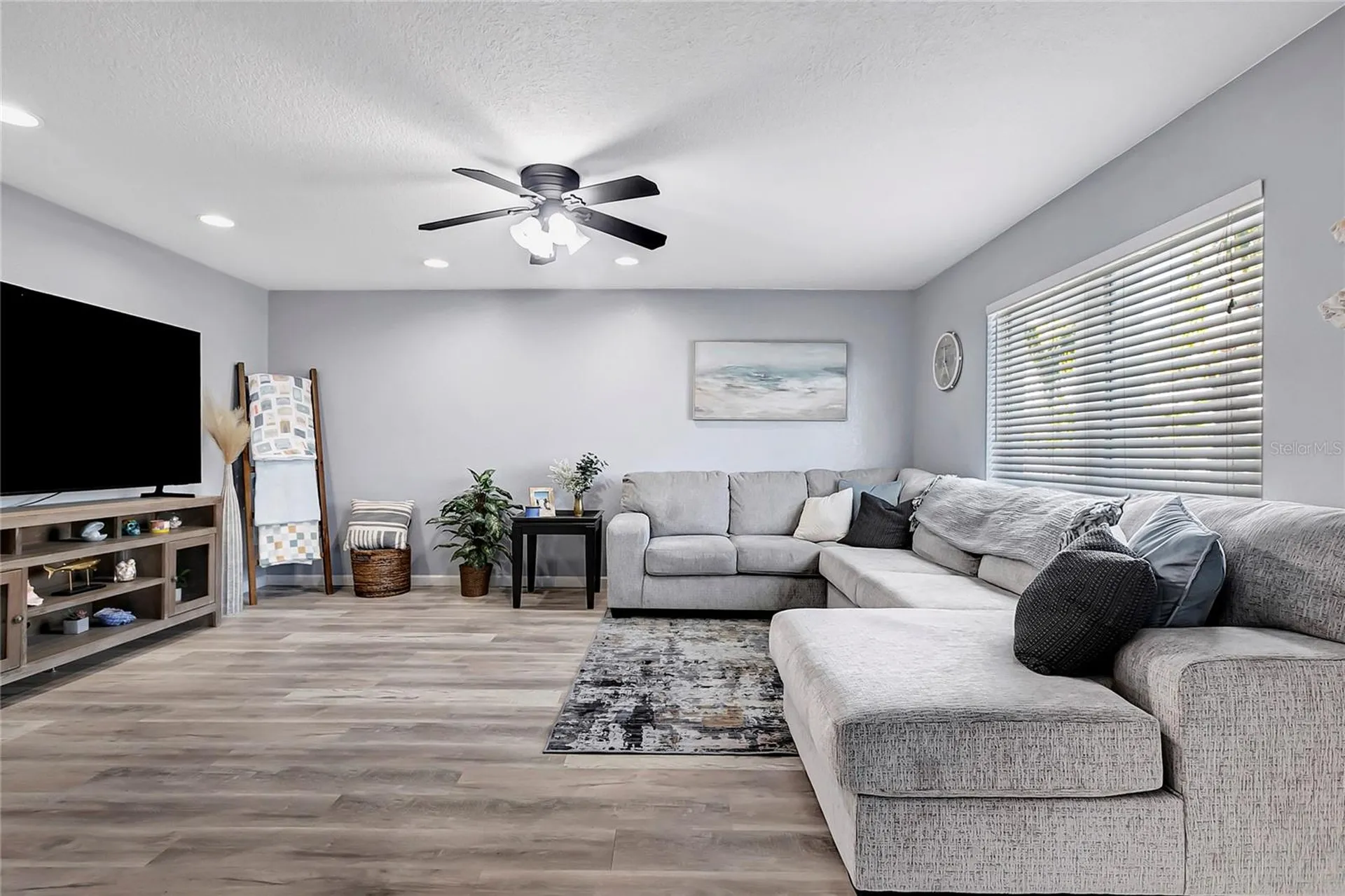 350 79th Avenue N St Petersburg FL 33702
