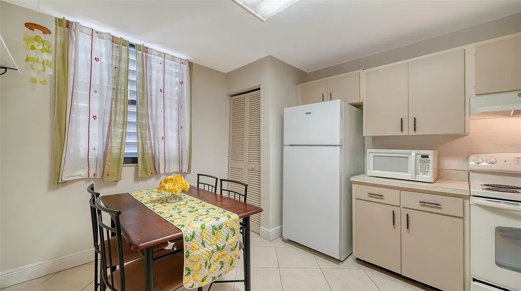 214 Lakewood Drive Bradenton FL 34210