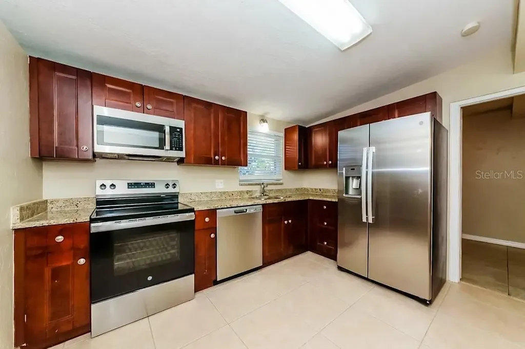 6218 Nutmeg Avenue Sarasota FL 34231
