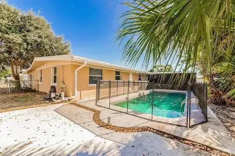 6218 Nutmeg Avenue Sarasota FL 34231