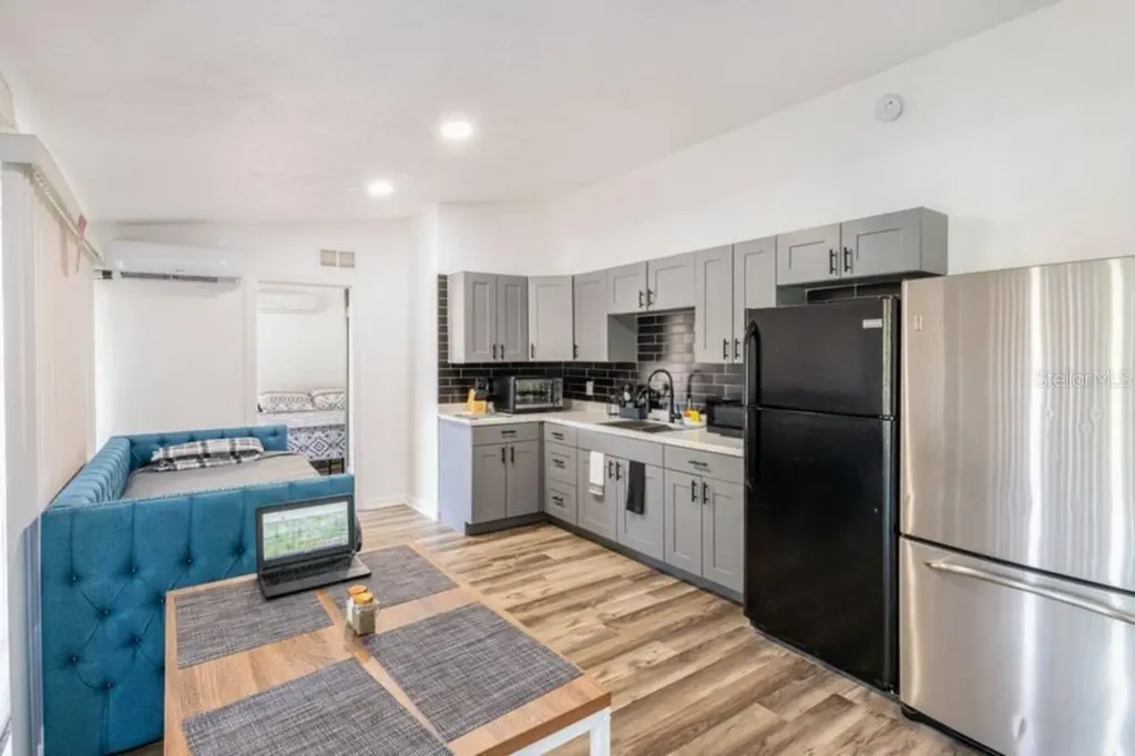 2301 Carlton Drive Orlando FL 32806