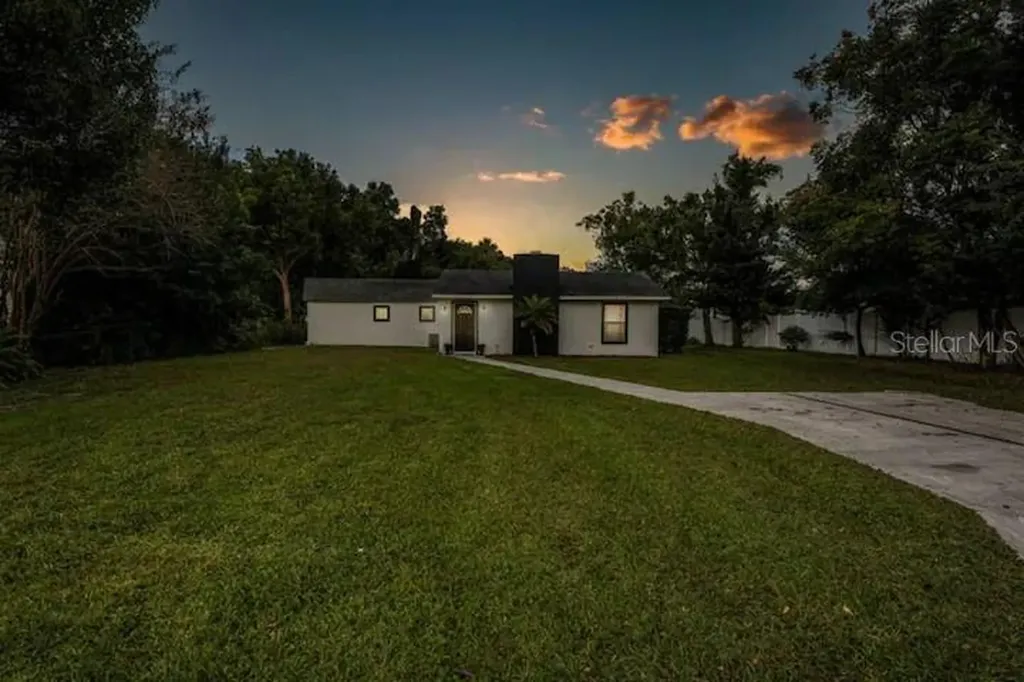 2301 Carlton Drive Orlando FL 32806