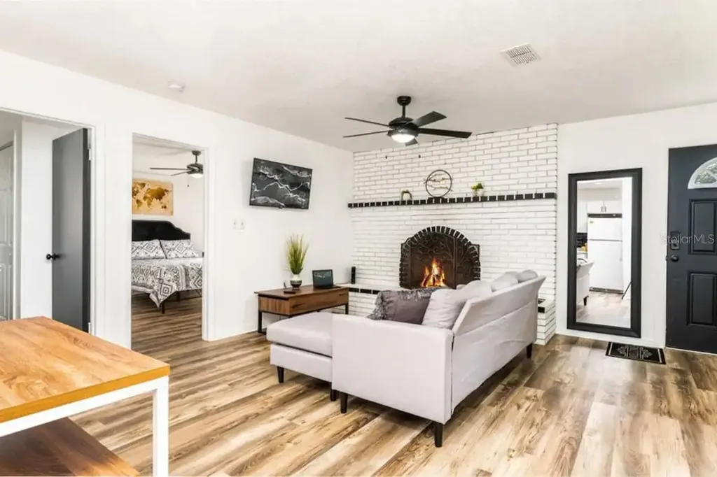 2301 Carlton Drive Orlando FL 32806