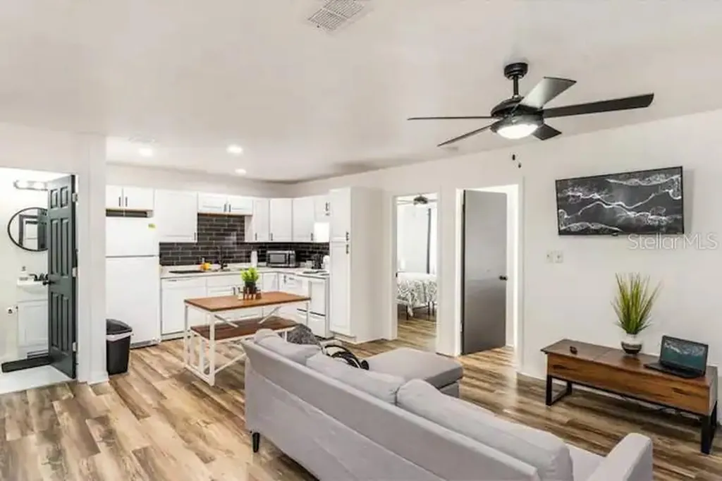 2301 Carlton Drive Orlando FL 32806