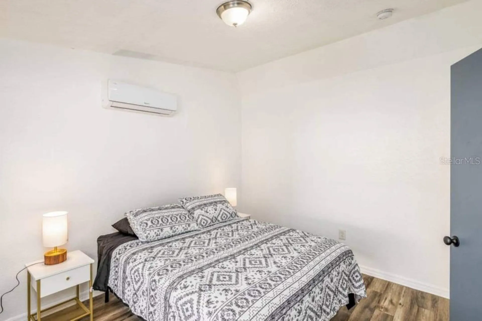 2301 Carlton Drive Orlando FL 32806