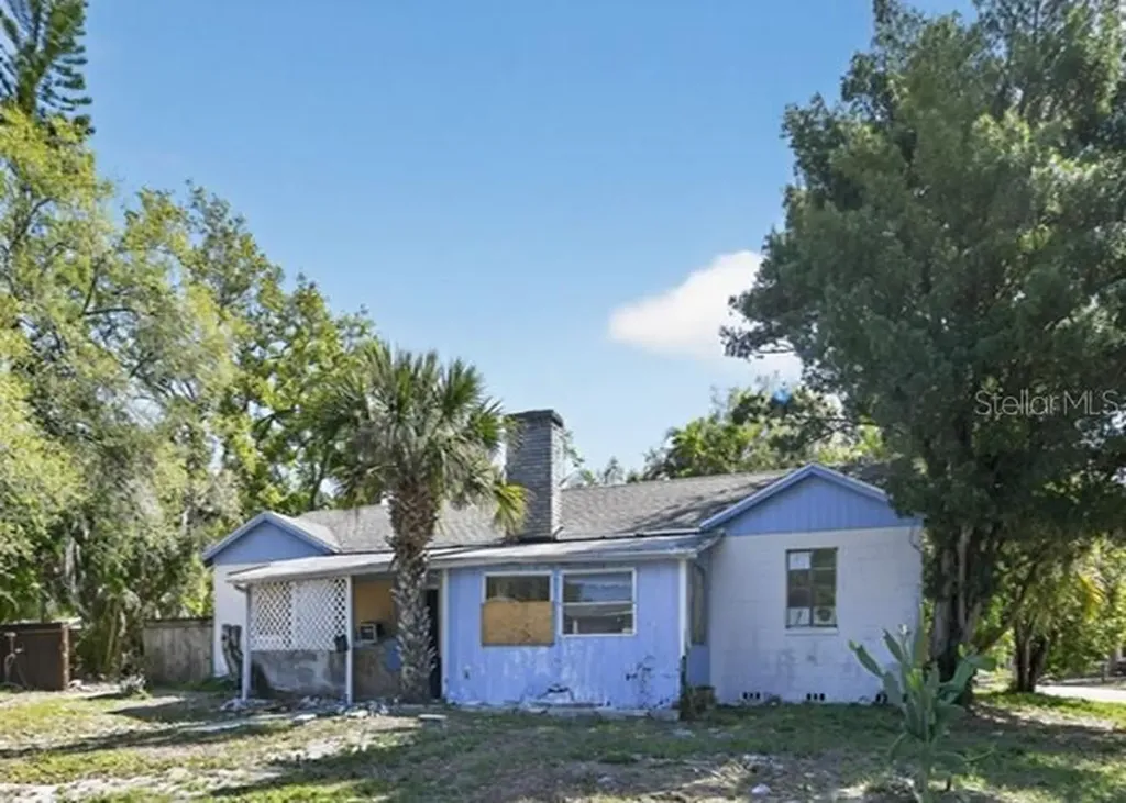 617 32nd Street W Bradenton FL 34205