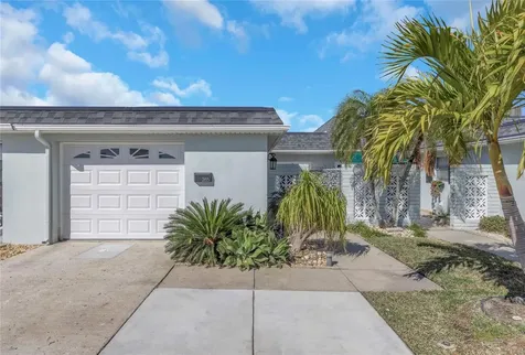 285 Boca Ciega Point Boulevard N St Petersburg FL 33708