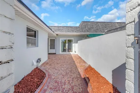 285 Boca Ciega Point Boulevard N St Petersburg FL 33708