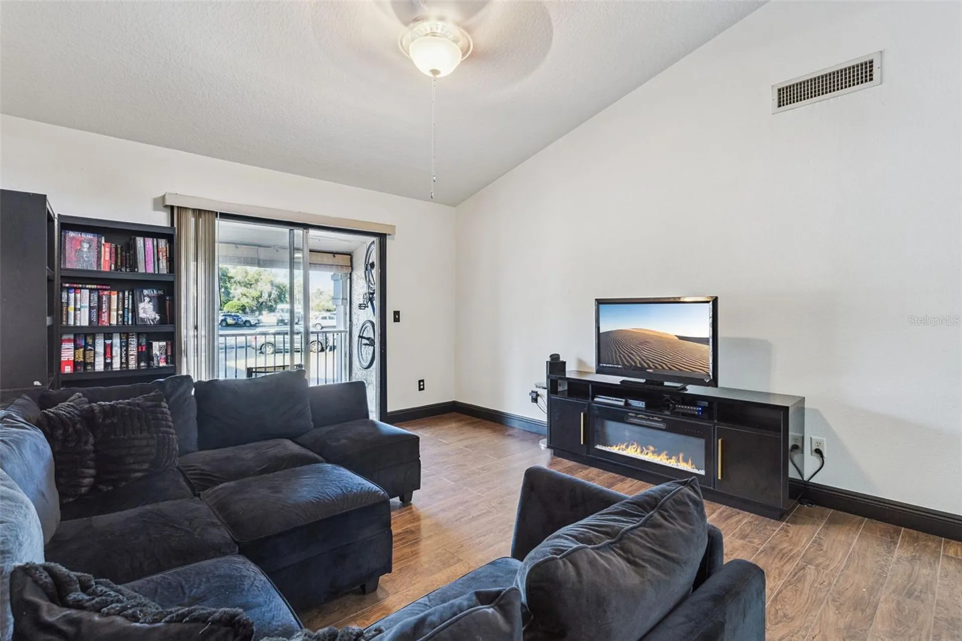 145 N Pearl Lake Causeway Altamonte Springs FL 32714