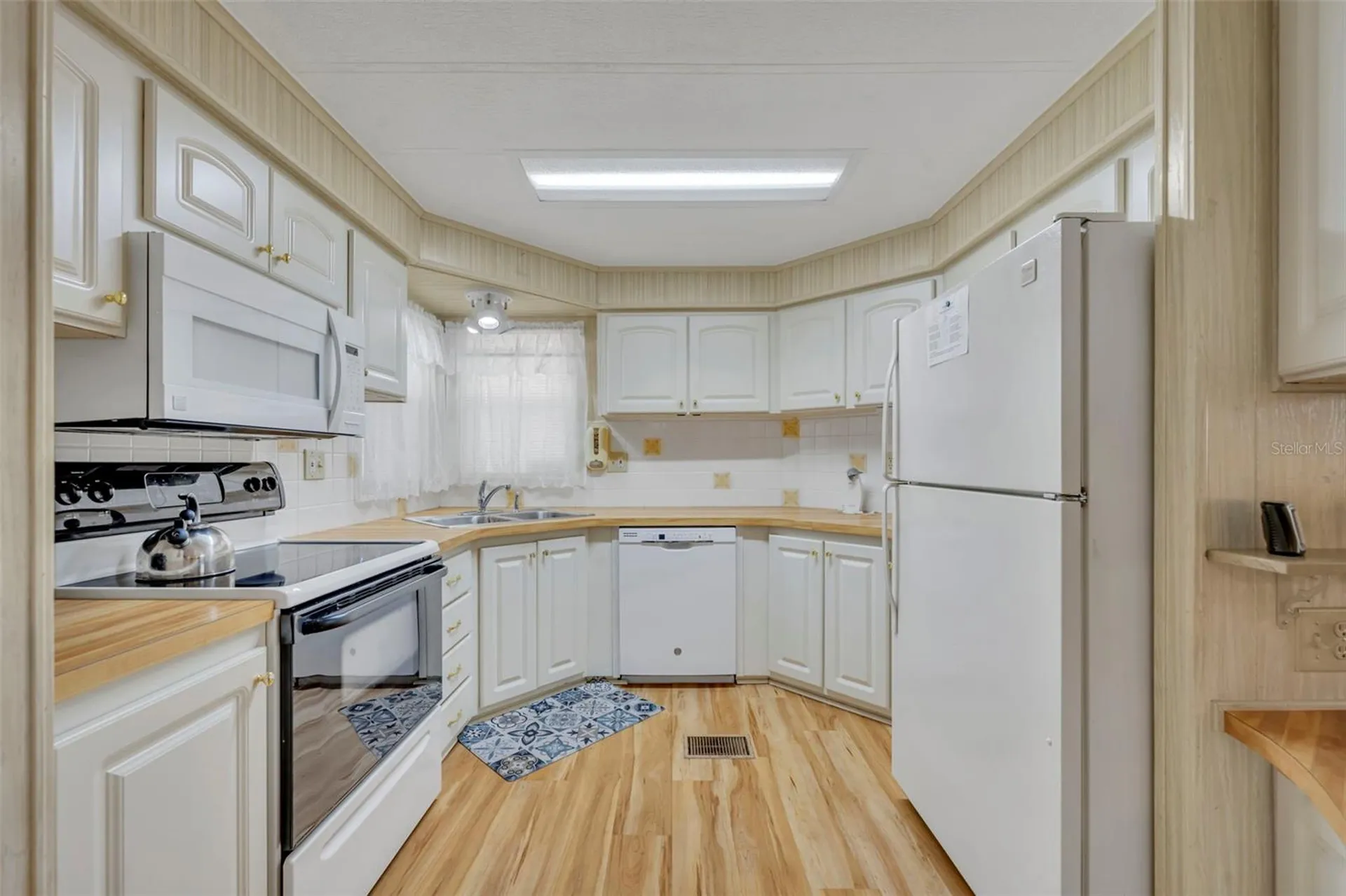 19 Hawaiian Way Leesburg FL 34788