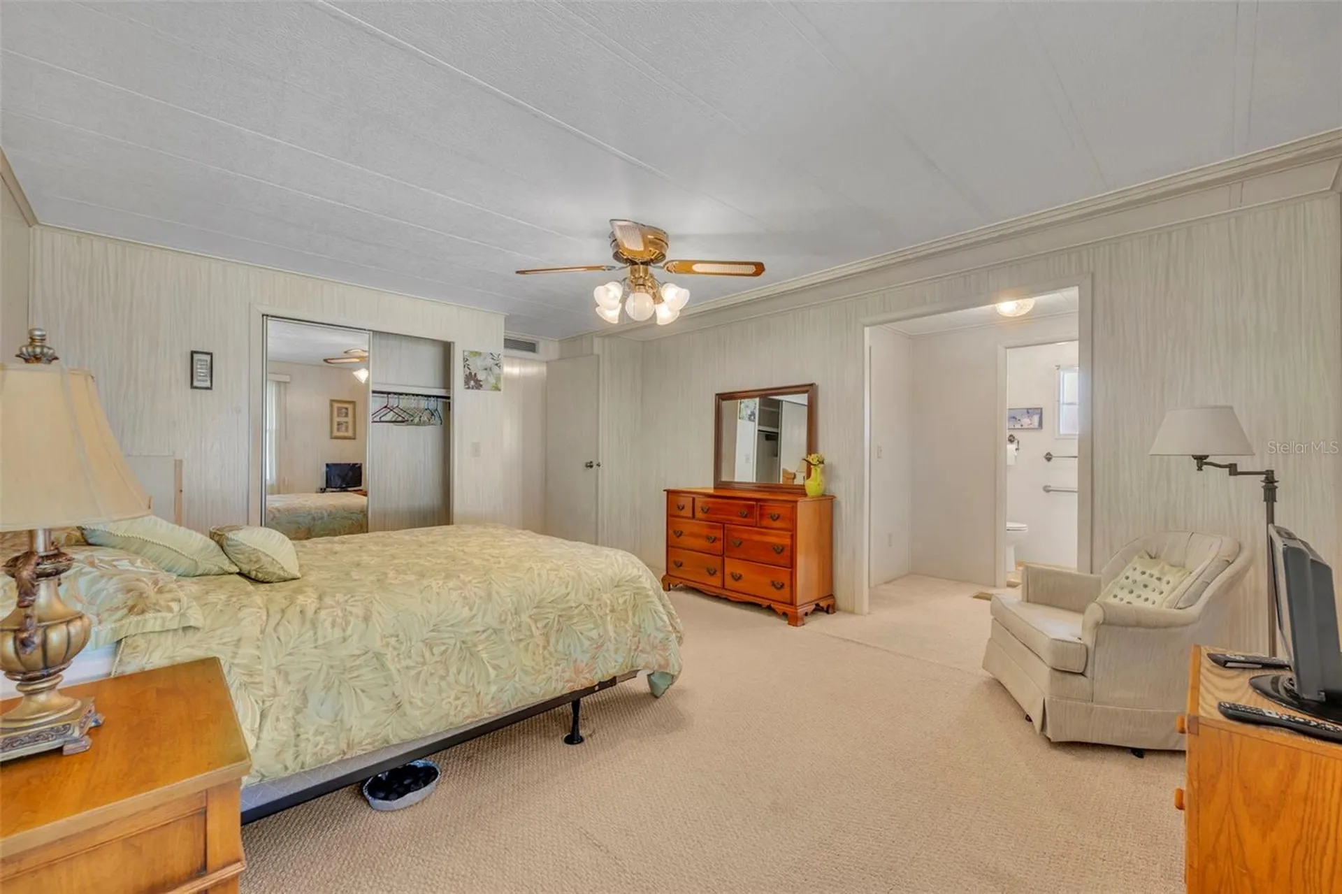 19 Hawaiian Way Leesburg FL 34788