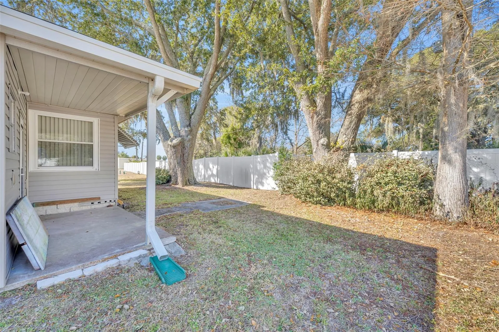 19 Hawaiian Way Leesburg FL 34788