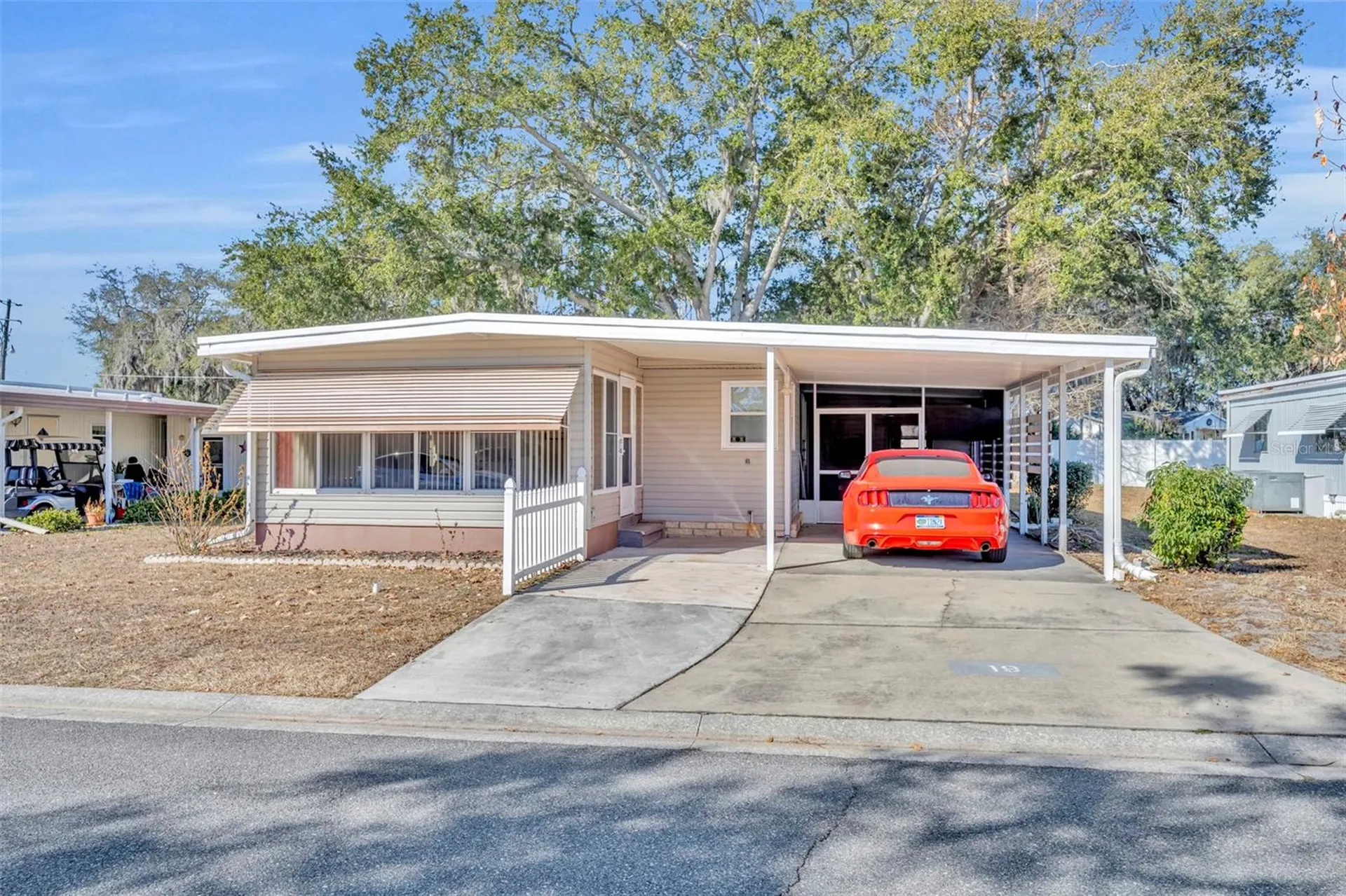 19 Hawaiian Way Leesburg FL 34788